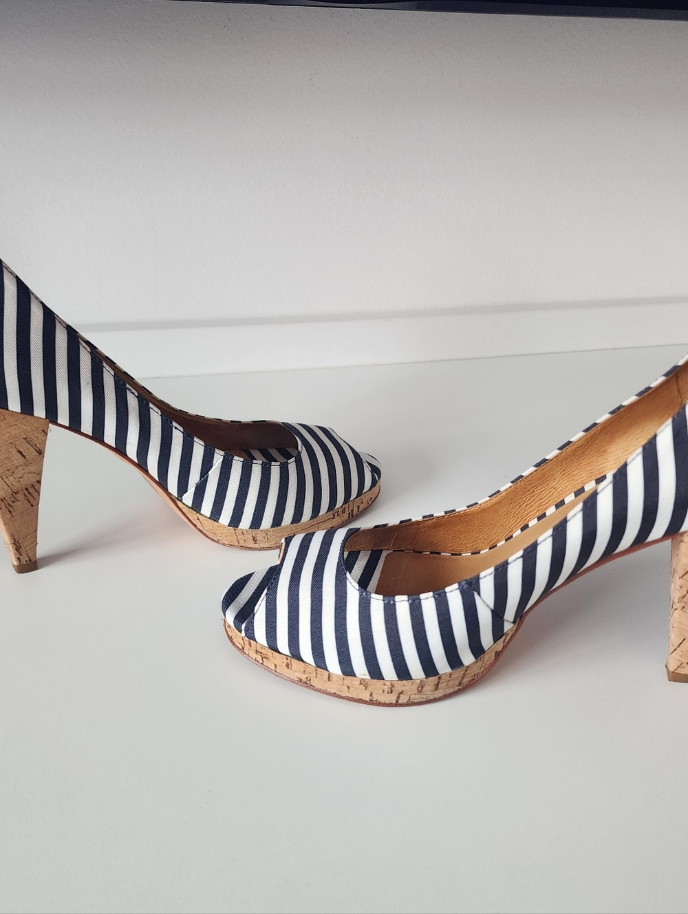 Kors Michael Kors Dubois Peep Toe Pump sz 7.5 Navy/White Cabana Stripe - Picture 3 of 13